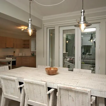 Apartament Holidays *